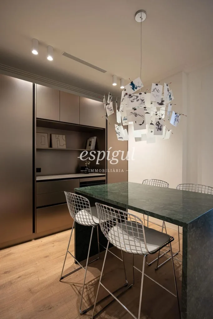 Stunning renovated apartment on Provença Street, heart of Eixample Dret