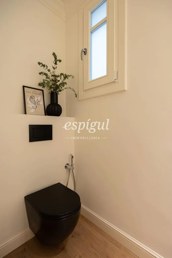 Stunning renovated apartment on Provença Street, heart of Eixample Dret