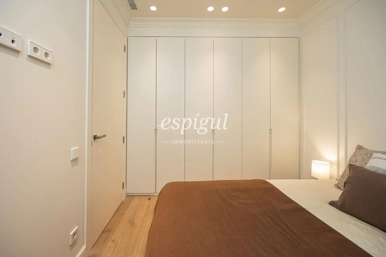 Stunning renovated apartment on Provença Street, heart of Eixample Dret