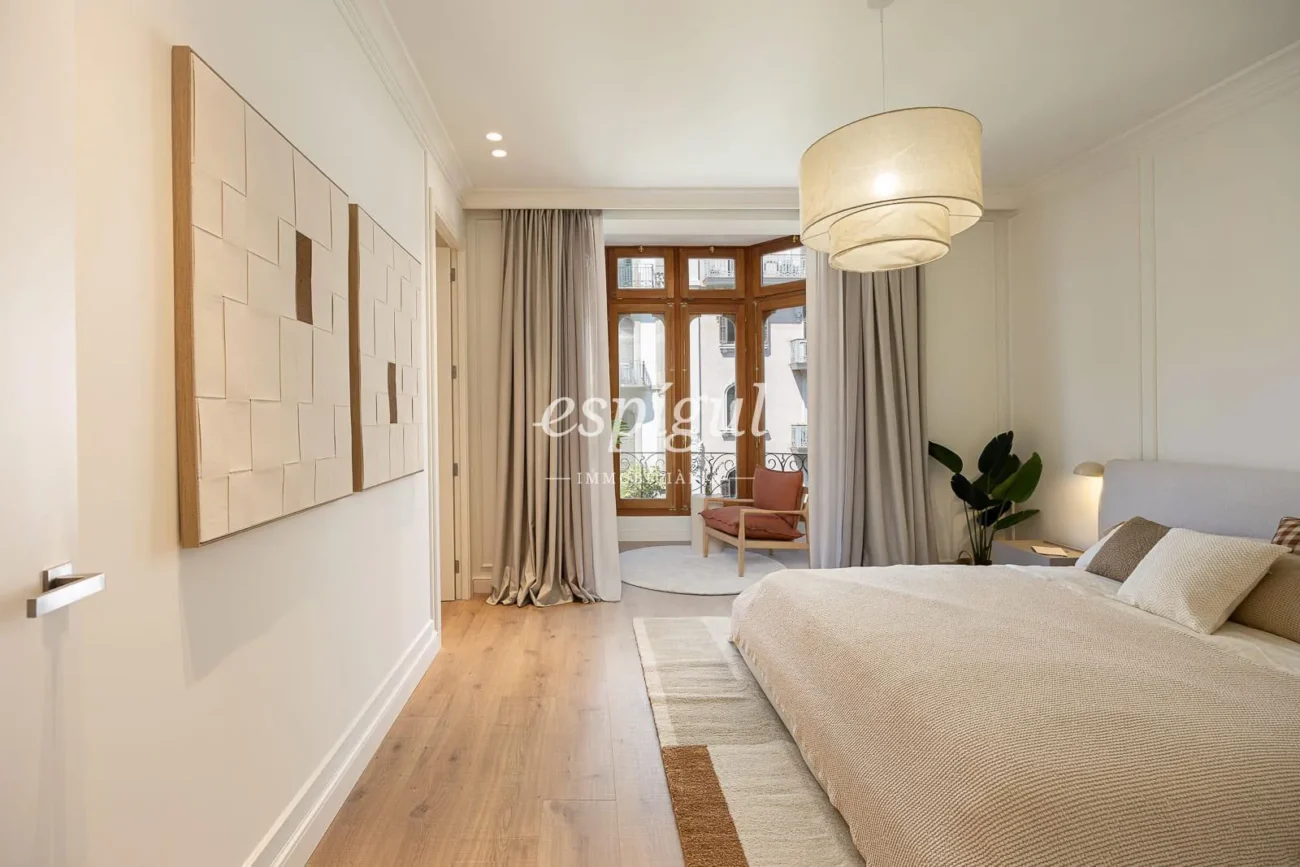 Stunning renovated apartment on Provença Street, heart of Eixample Dret