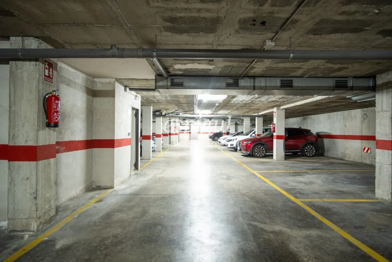 Parking con trastero en Taialà/Domeny