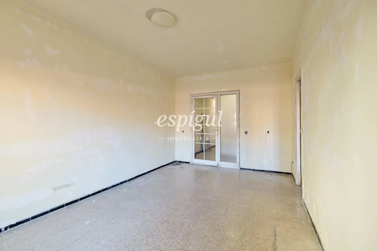 Piso al centro de Girona per reformar