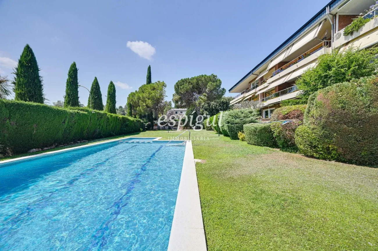 PISO CON JARDÍN EN VENTA EN EIXAMPLE