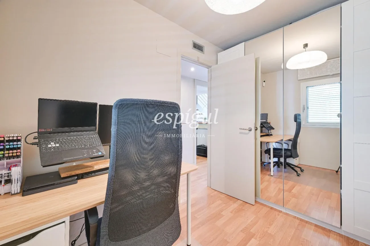 Pis de tres habitacions tipus duplex a Girona