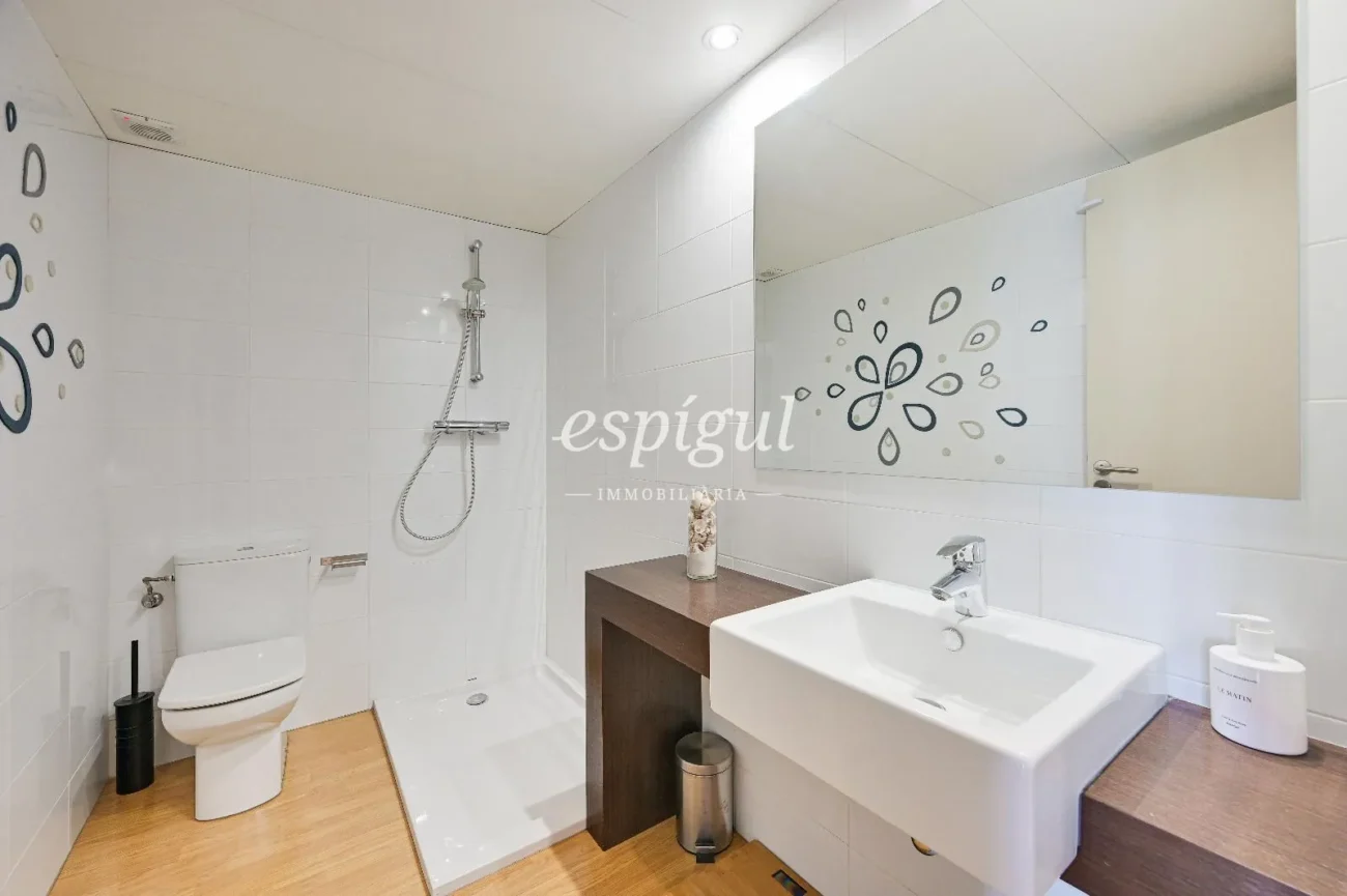 Pis de tres habitacions tipus duplex a Girona