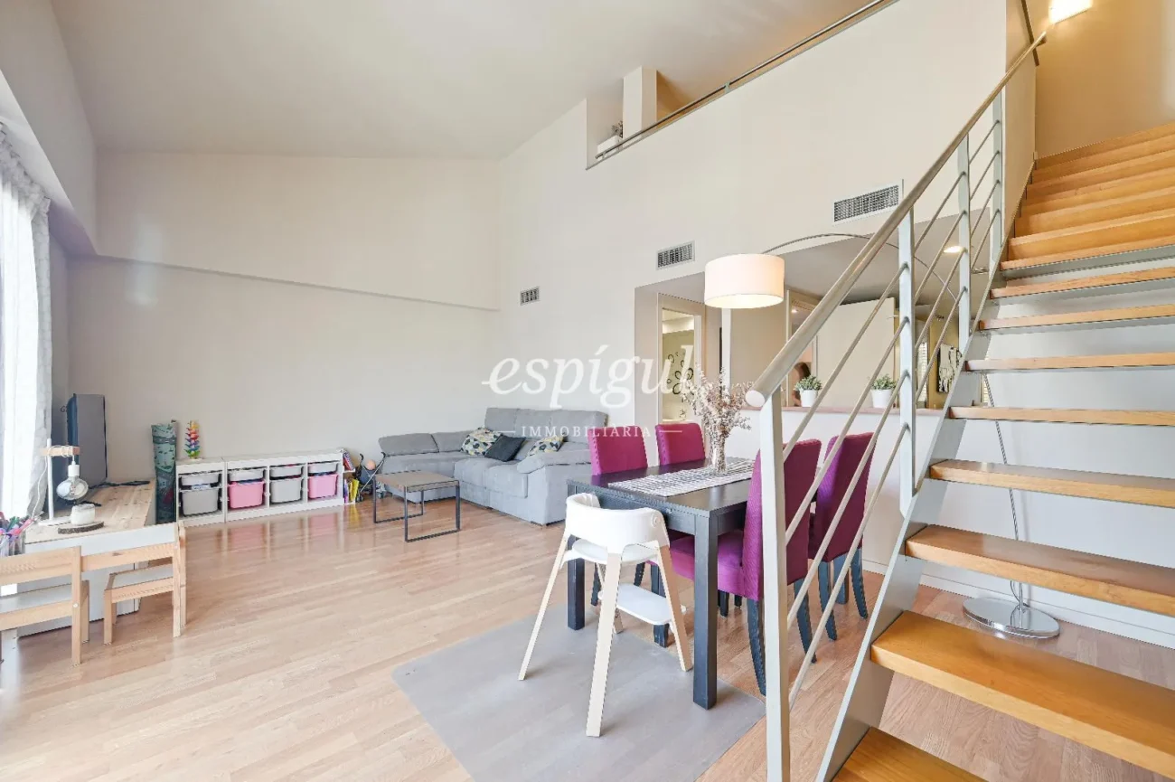 Pis de tres habitacions tipus duplex a Girona
