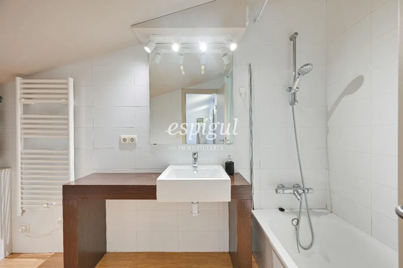 Pis de tres habitacions tipus duplex a Girona