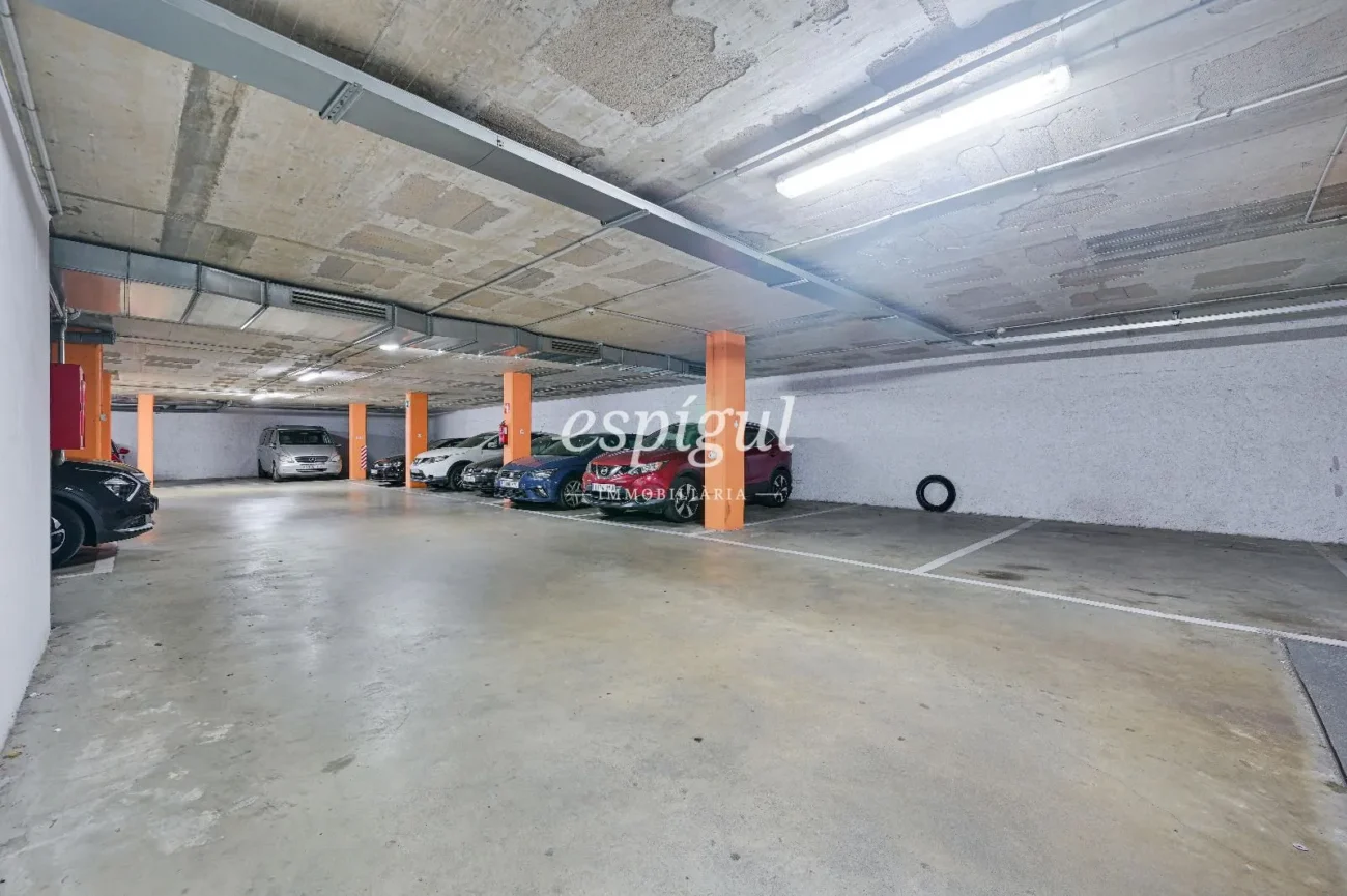 Pis de tres habitacions tipus duplex a Girona