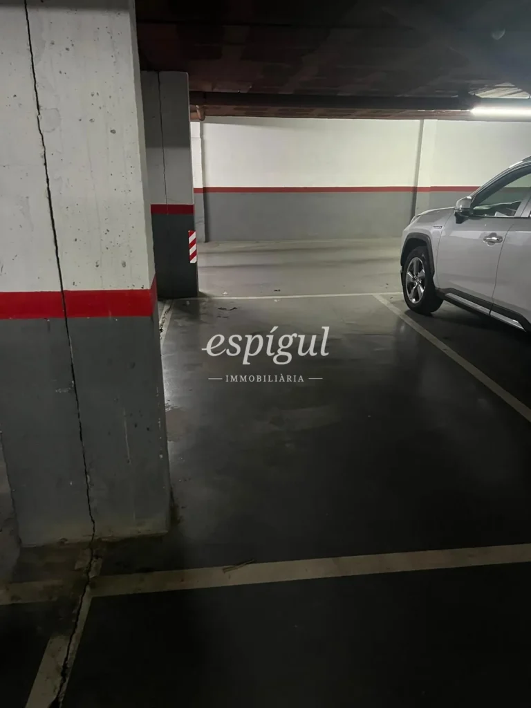 Place de parking à La Devesa – Rue Bernat Boades, Gérone
