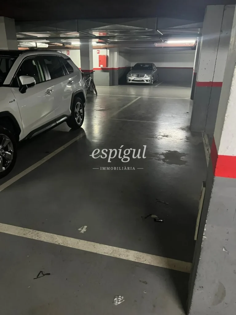 Place de parking à La Devesa – Rue Bernat Boades, Gérone