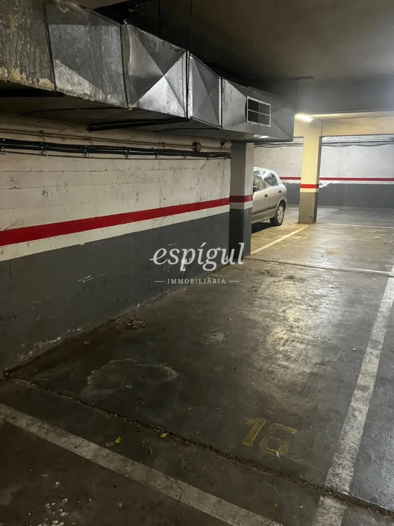 Plaza de aparcamiento en venta en Fontajau 1