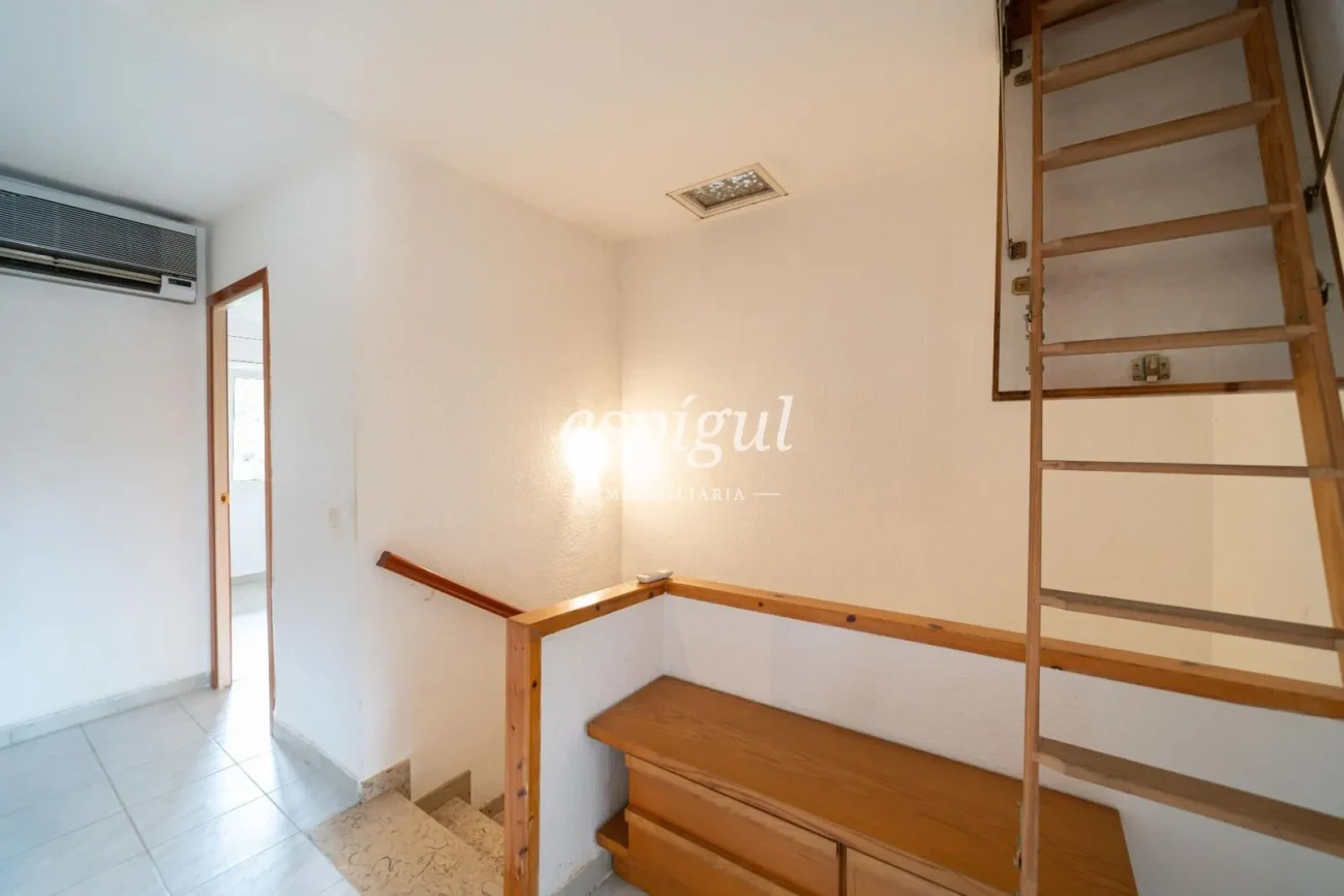 Casa adossada a Palau – Elegància i confort en un entorn tranquil