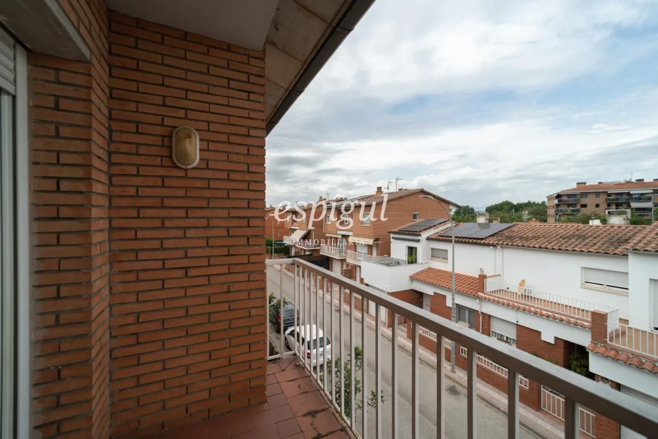 Casa adossada a Palau – Elegància i confort en un entorn tranquil