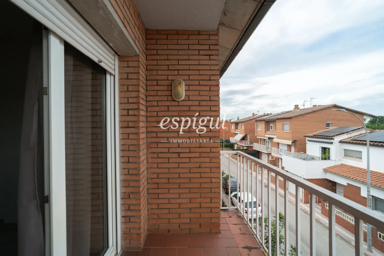 Casa adossada a Palau – Elegància i confort en un entorn tranquil