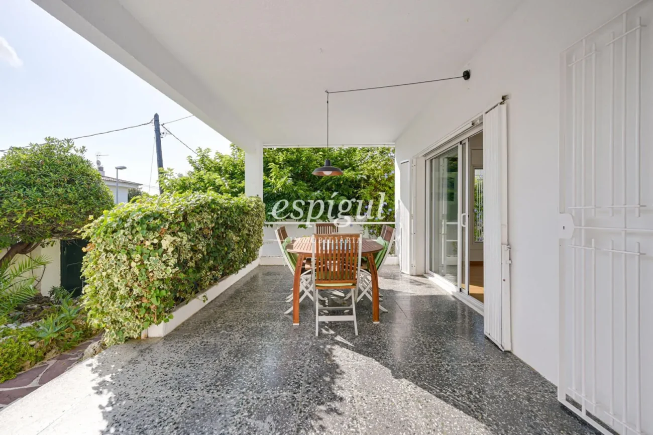 Céntrico piso con jardín privado y 3 habitaciones en Alella