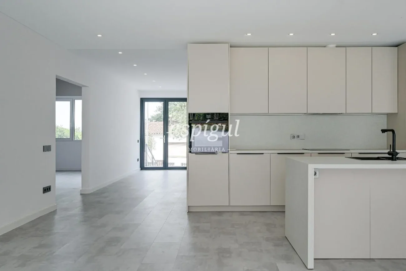 Confort y diseño en Llagostera – Vivienda de obra nueva de una planta