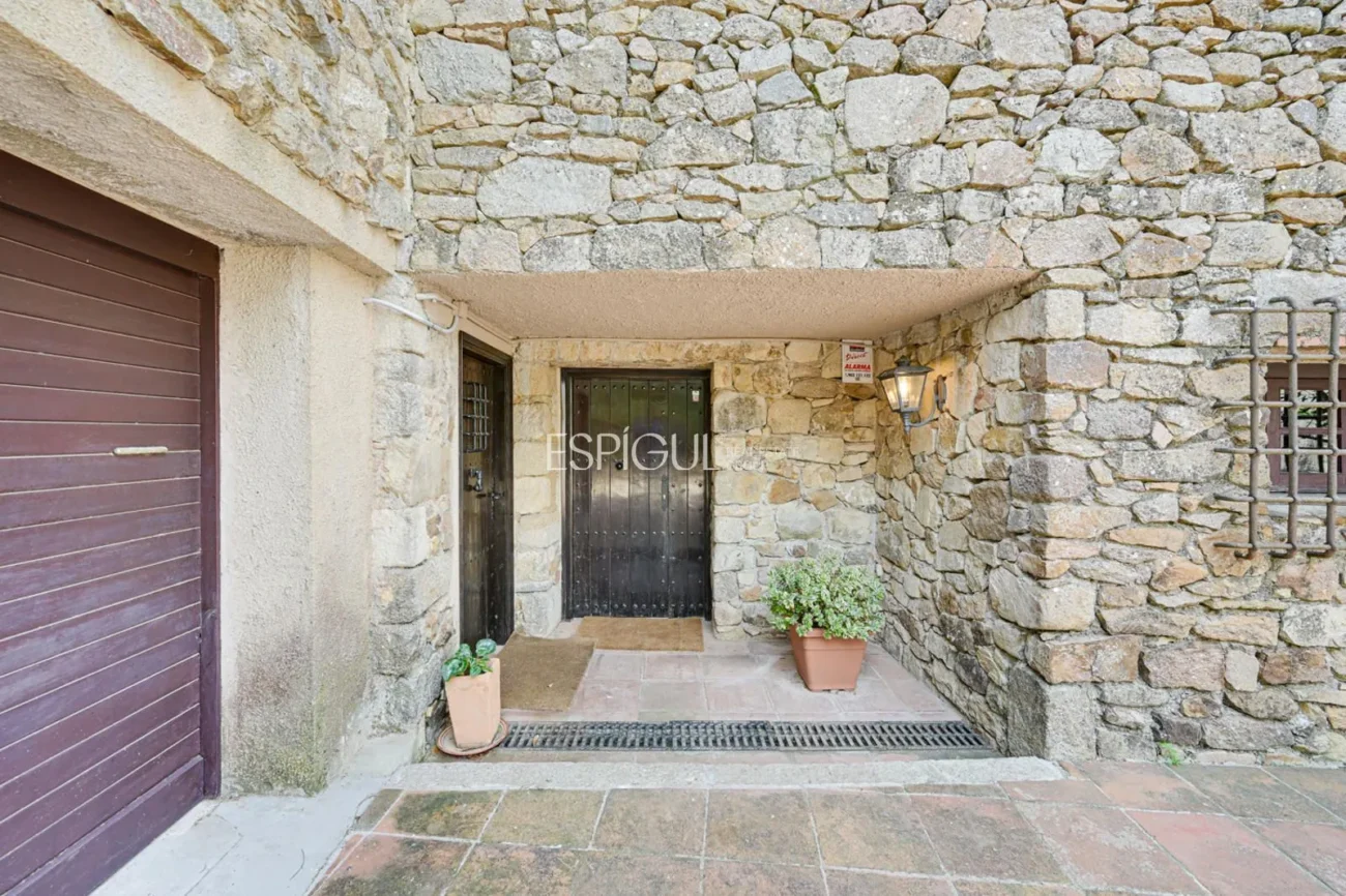 Mas du XVIIe siècle unique, alliant histoire et confort moderne