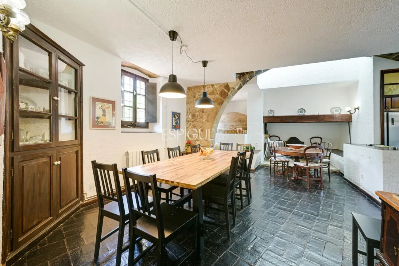 Mas du XVIIe siècle unique, alliant histoire et confort moderne