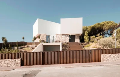 Residència de disseny contemporani a Teià amb piscina i jardí privat