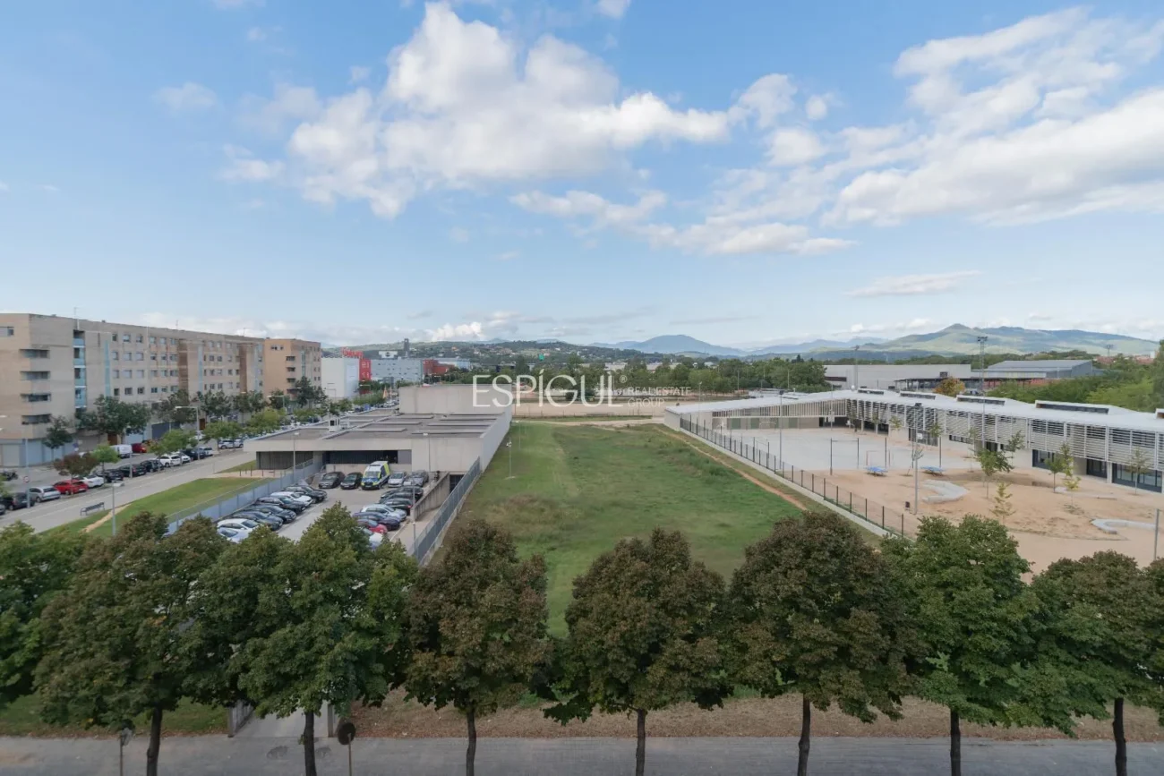 Àtic dúplex exclusiu amb terrassa i encant únic