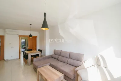 Baix de 3 habitacions amb terrassa i jardí a Peralada