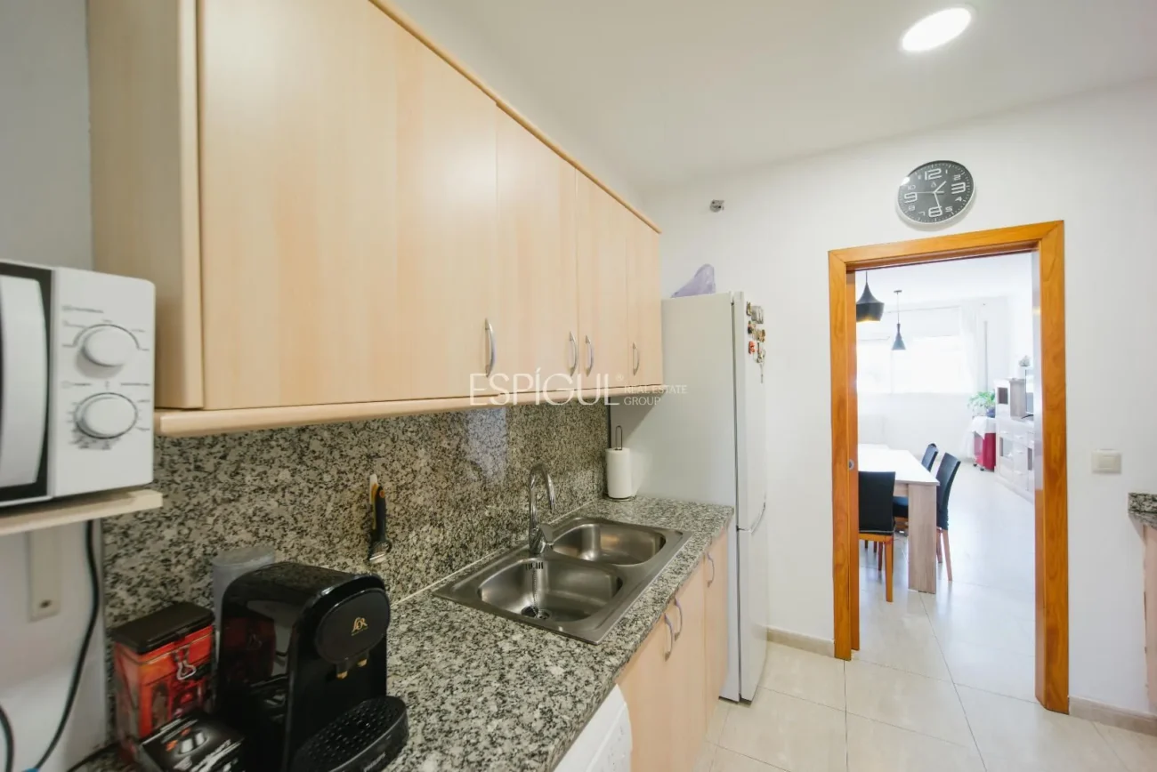 Baix de 3 habitacions amb terrassa i jardí a Peralada