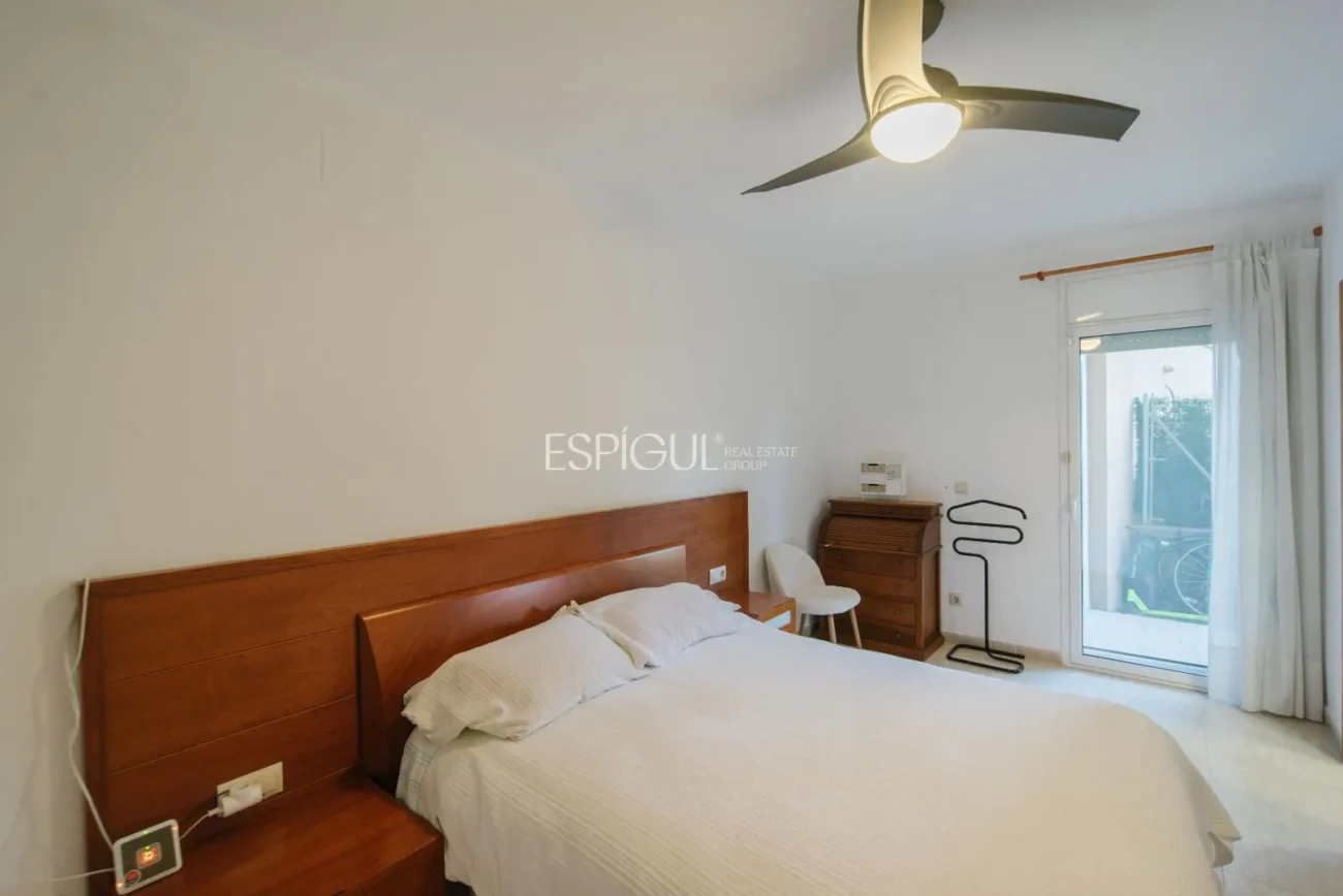 Baix de 3 habitacions amb terrassa i jardí a Peralada