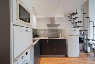 Bloque en venta en plena Rambla de Girona.