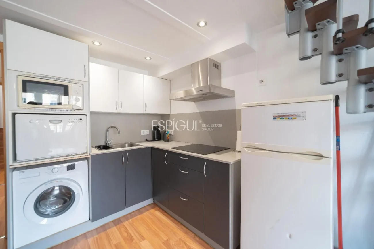 Bloque en venta en plena Rambla de Girona.