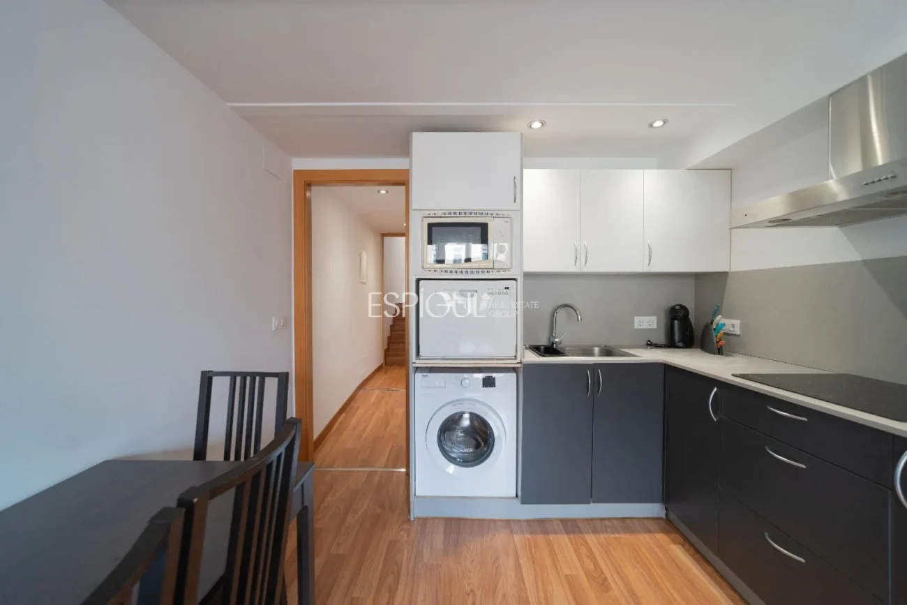 Bloque en venta en plena Rambla de Girona.