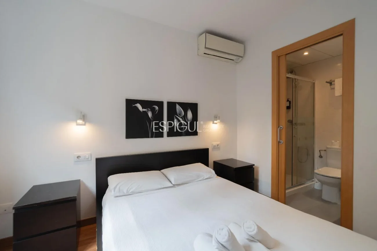 Bloque en venta en plena Rambla de Girona.