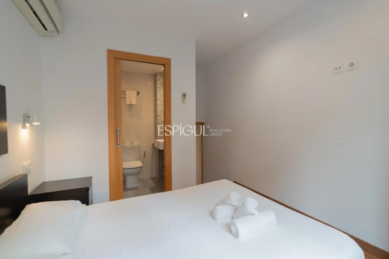 Bloque en venta en plena Rambla de Girona.