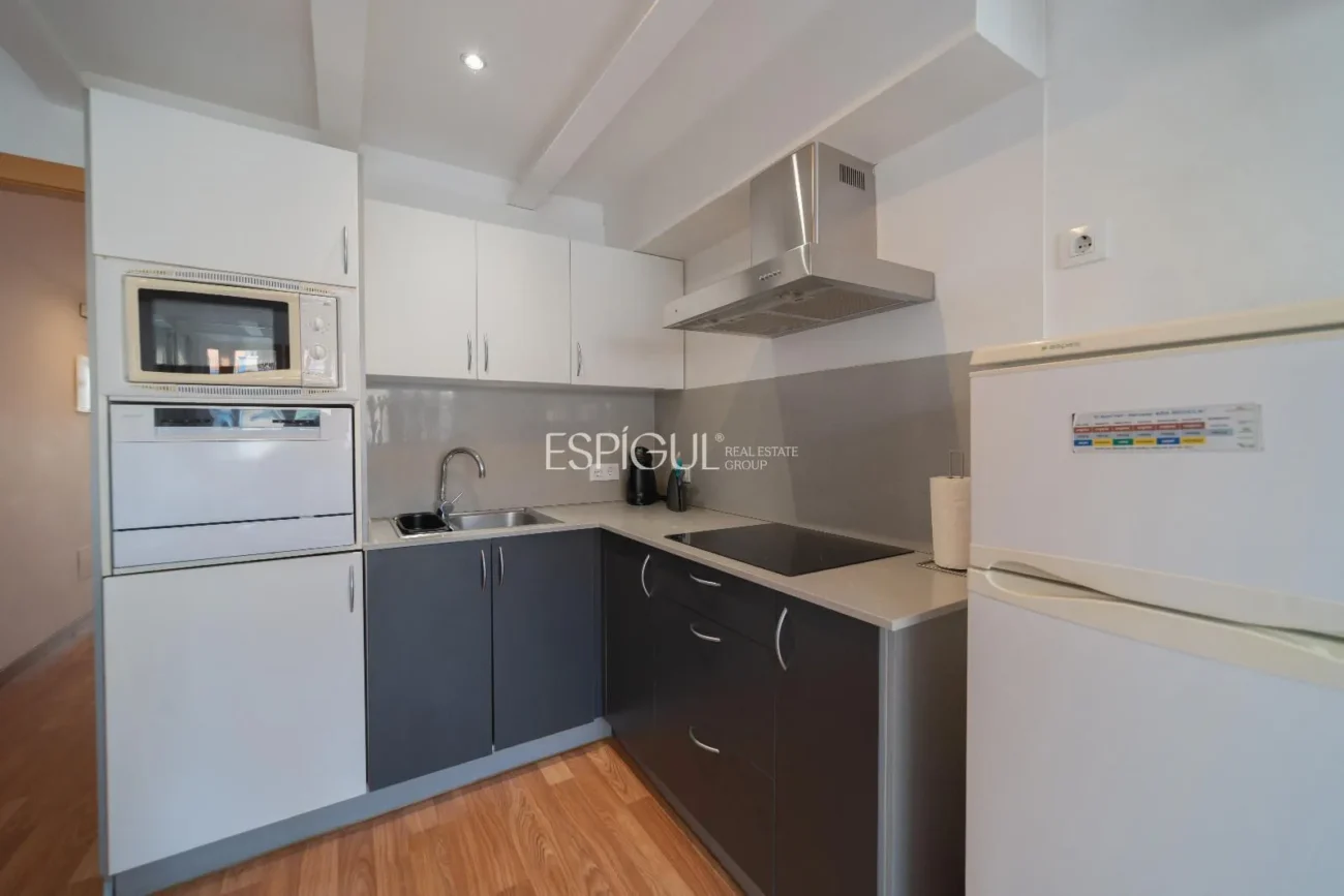 Bloque en venta en plena Rambla de Girona.