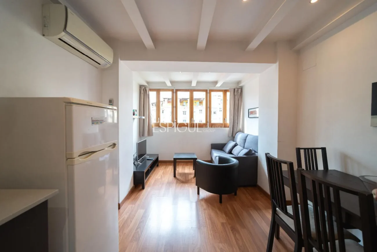 Bloque en venta en plena Rambla de Girona.