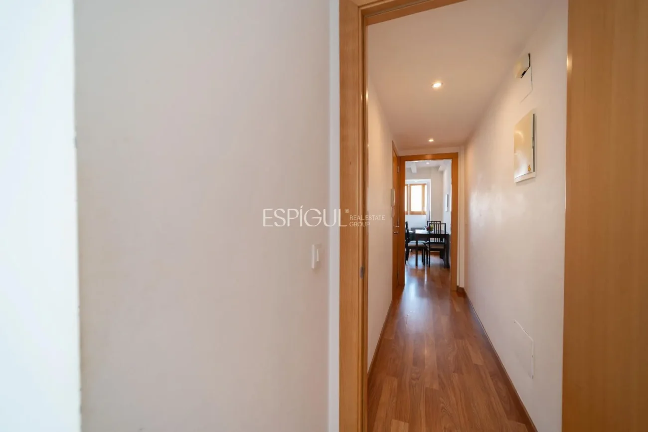 Bloque en venta en plena Rambla de Girona.