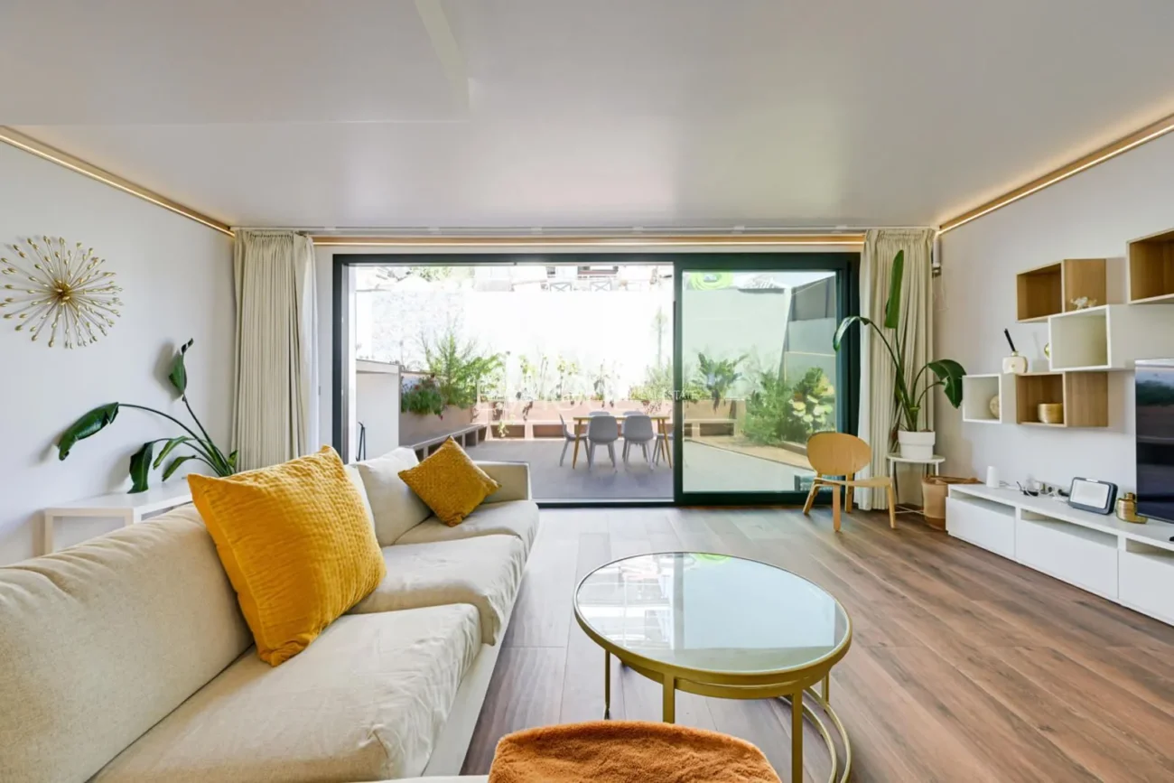 Casa aparellada d’obra nova amb vistes al mar a Montgat