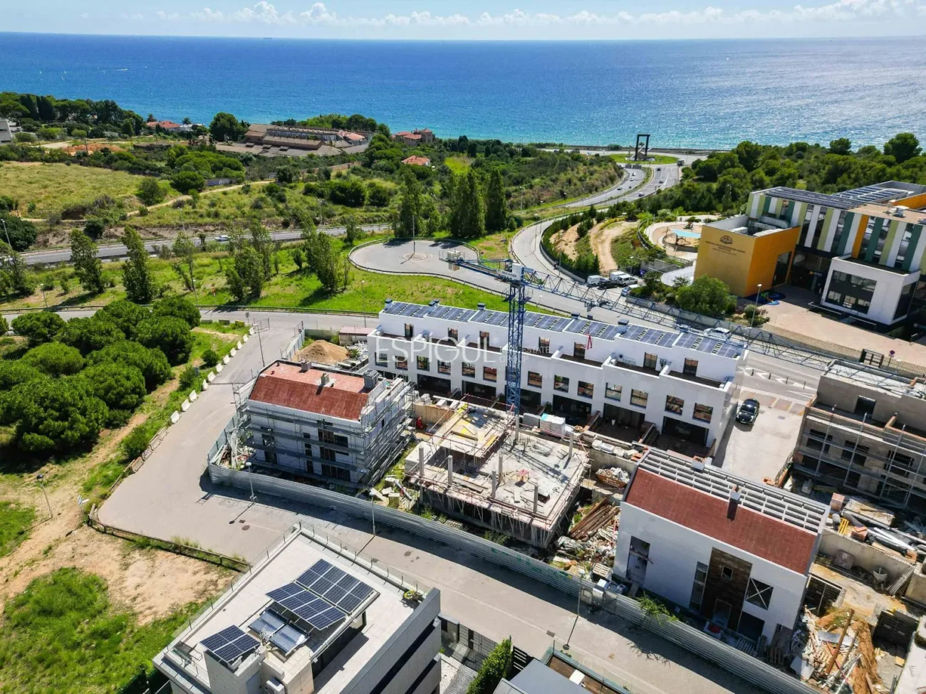 Casa aparellada d’obra nova amb vistes al mar a Montgat