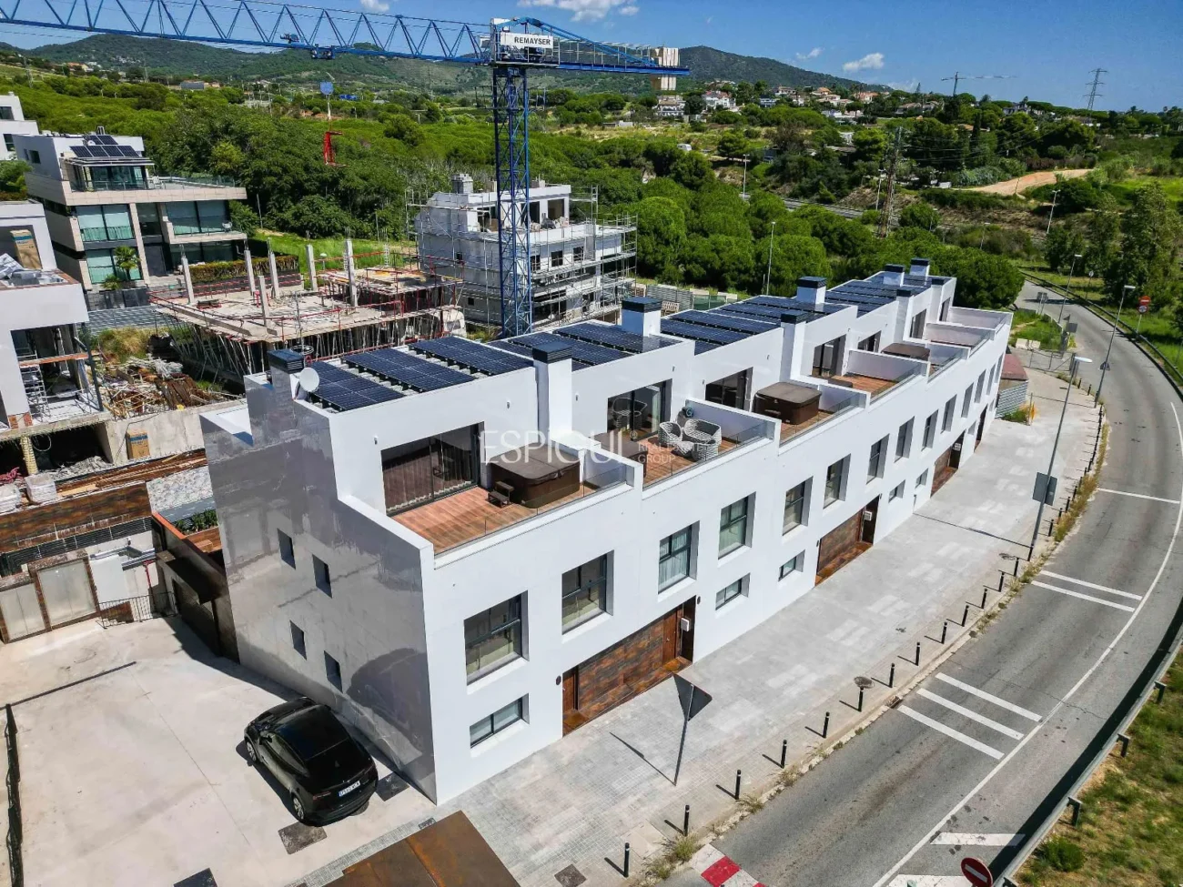Casa aparellada d’obra nova amb vistes al mar a Montgat