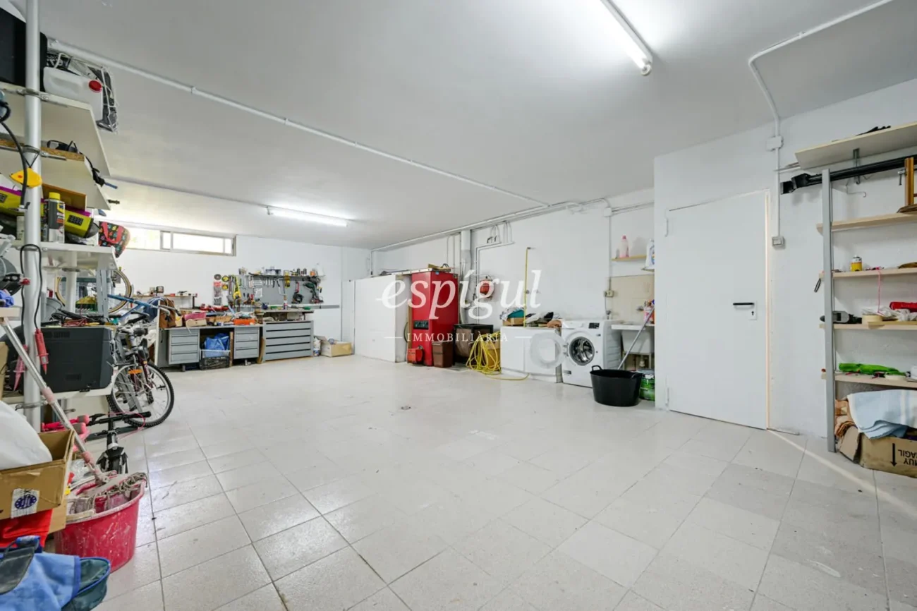 Encantadora casa pareada en Tiana con jardín privado, buhardilla y vistas al mar