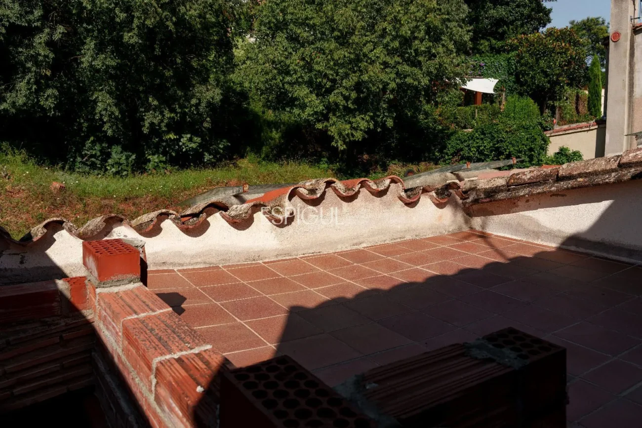 Studio apartment in Sant Daniel in need of renovation