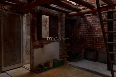 Studio apartment in Sant Daniel in need of renovation