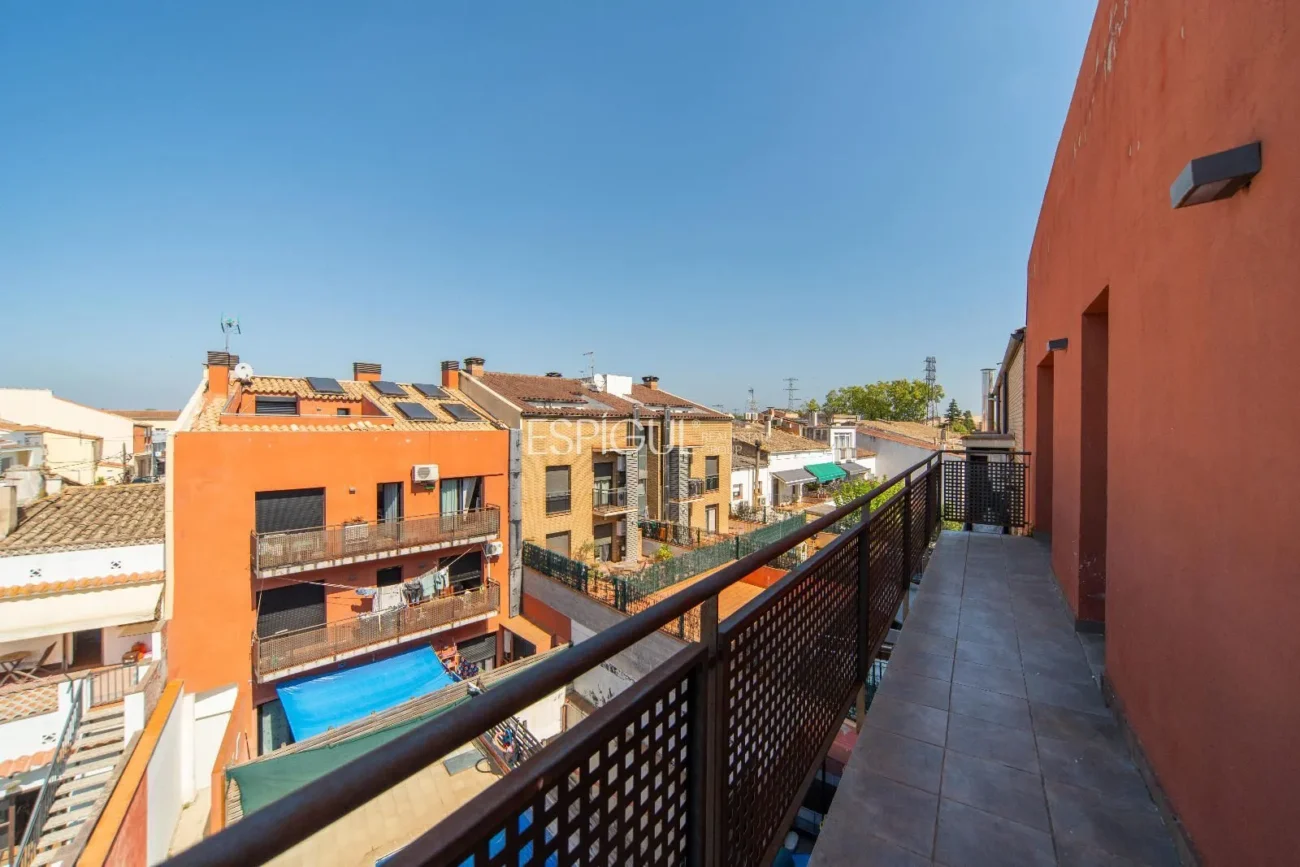 Excelente dúplex con terraza en Sils