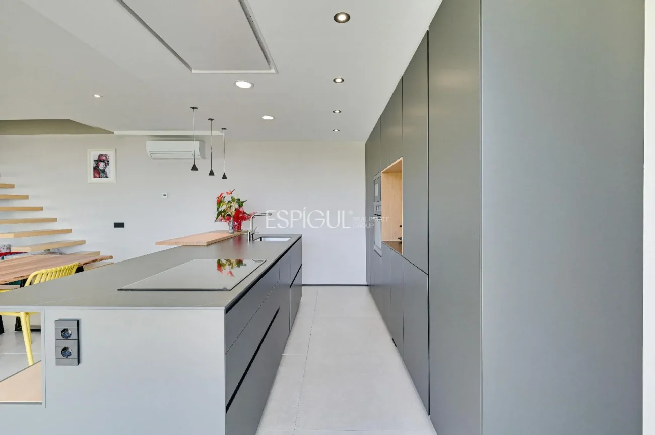 Exclusiva casa con vistas al mar y piscina privada en Santa Susanna