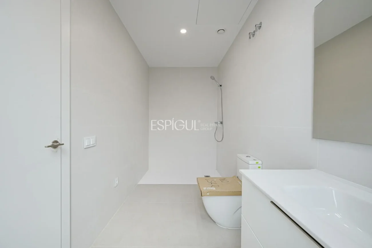 Exclusiva casa unifamiliar d’obra nova a la urbanització Can Quirze, Mataró