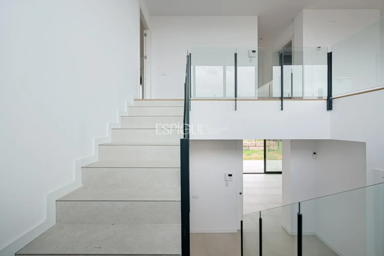 Exclusiva casa unifamiliar d’obra nova a la urbanització Can Quirze, Mataró