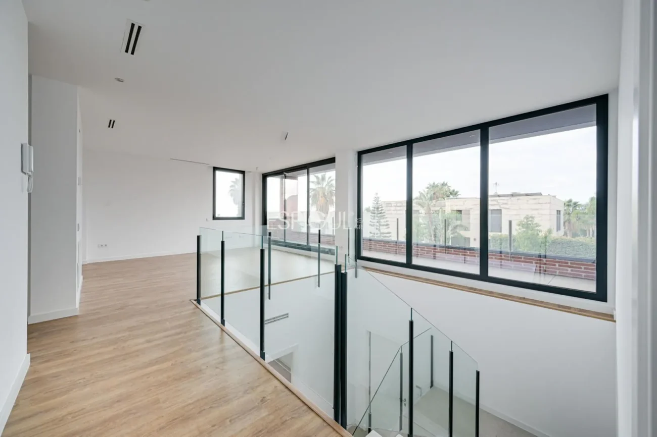 Exclusiva casa unifamiliar d’obra nova a la urbanització Can Quirze, Mataró
