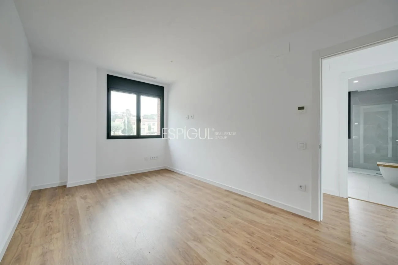 Exclusiva casa unifamiliar d’obra nova a la urbanització Can Quirze, Mataró