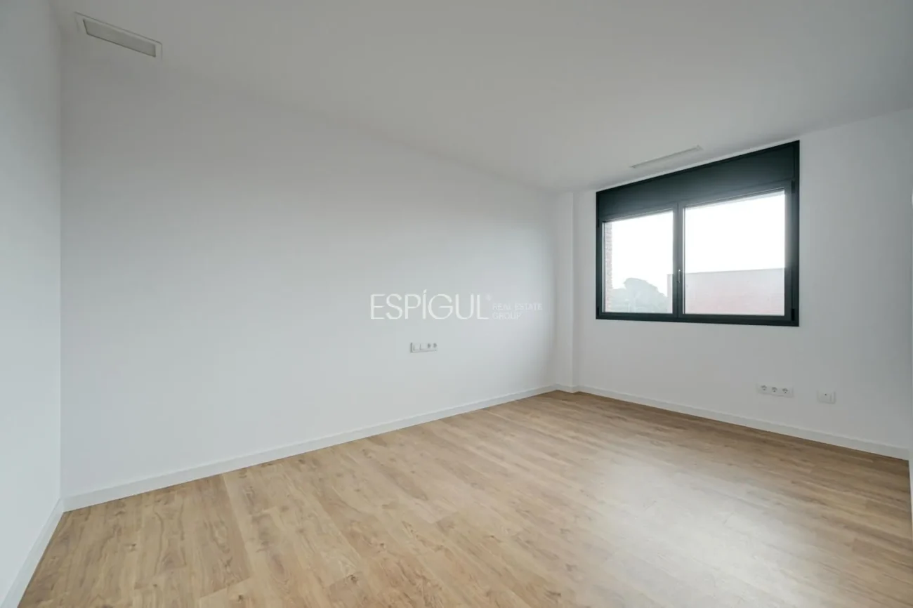 Exclusiva casa unifamiliar d’obra nova a la urbanització Can Quirze, Mataró