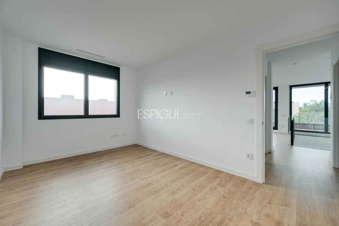 Exclusiva casa unifamiliar d’obra nova a la urbanització Can Quirze, Mataró
