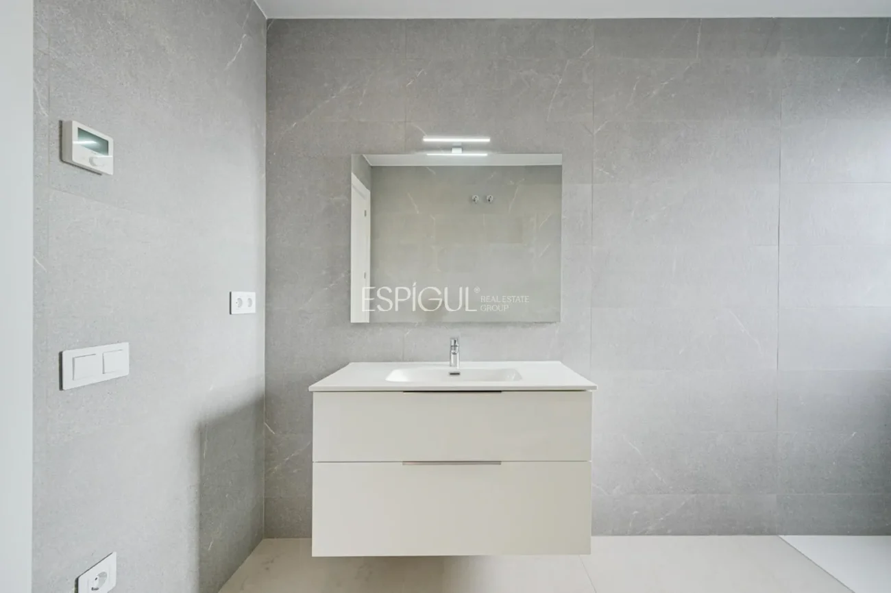 Exclusiva casa unifamiliar d’obra nova a la urbanització Can Quirze, Mataró